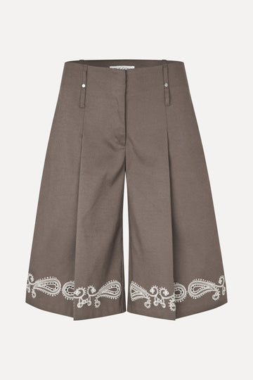 Stine Goya Pleated Eyelet Bermuda Shorts Cherries On A Paisley